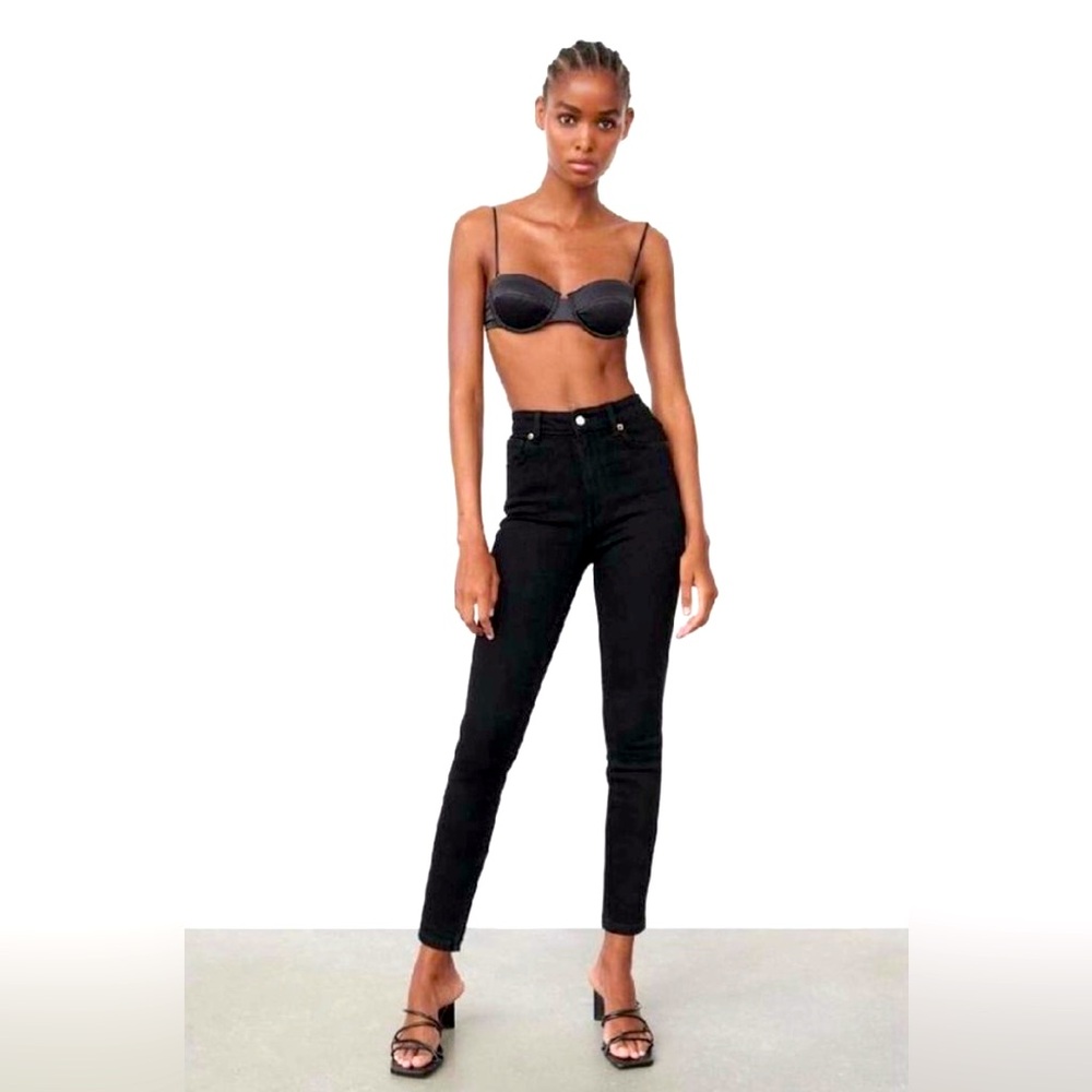 Zara Women’s High Rise Straight Leg Jeans with Stretch in Black Size 10